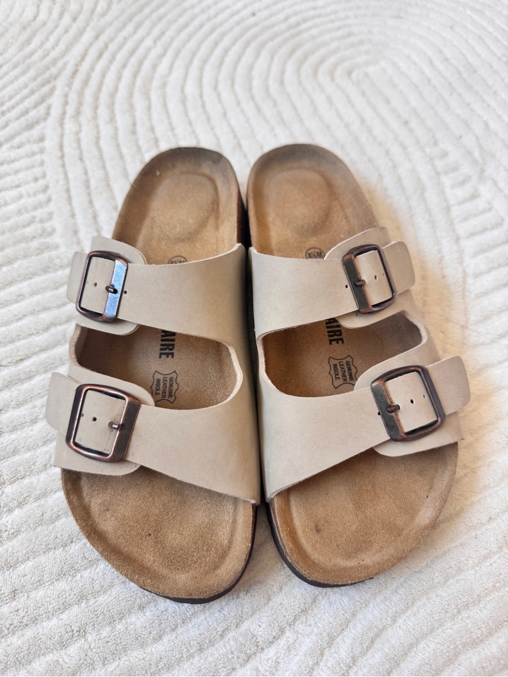 Cushionaire Lane Cork Footbed Sandal 8.5 Stone